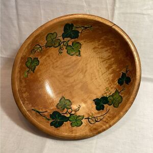 Woodcroftery Vintage Handcrafted Wooden Bowl Green Leaf Design